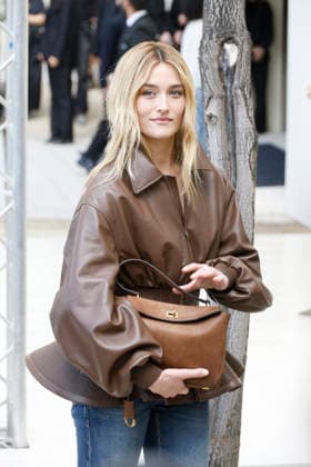Sarah Pidgeon arrives at the Balenciaga Spring Summer 2027 Women s Ready-to-Wear fashion show during Paris Fashion Week (PFW) at the Tennis Club de Paris, France, on October 1, 2026. Christophe Aubert Bestimage. Arrivals at the Balenciaga fashion show as part of Paris RTW Spring Summer 2027 Fashion Week, held at the Tennis Club de Paris on October 1, 2026, in Paris, France. Paris, France  Copyright: xChristophexAubertx xBestimagexChristophexAubertx xBestimagex