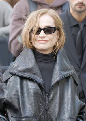 Isabelle Huppert arrives at the Balenciaga Spring Summer 2027 Women’s Ready-to-Wear fashion show during Paris Fashion Week (PFW) at the Tennis Club de Paris, France, on October 1, 2026. Christophe Aubert Bestimage. Arrivals at the Balenciaga fashion show as part of Paris RTW Spring Summer 2027 Fashion Week, held at the Tennis Club de Paris on October 1, 2026, in Paris, France. Paris, France  Copyright: xChristophexAubertx xBestimagexChristophexAubertx xBestimagex