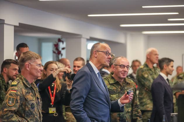 Meeting between the Federal Chancellor, the Prime Minister of the Netherlands, and the NATO Secretary General at the 1st German-Dutch Corps; discussion with soldiers from the Corps; Friedrich Merz (CDU), Federal Chancellor, and Carsten Breuer, Inspector General of the Bundeswehr; Münster, North Rhine-Westphalia, DEU, Germany, October 1, 2026