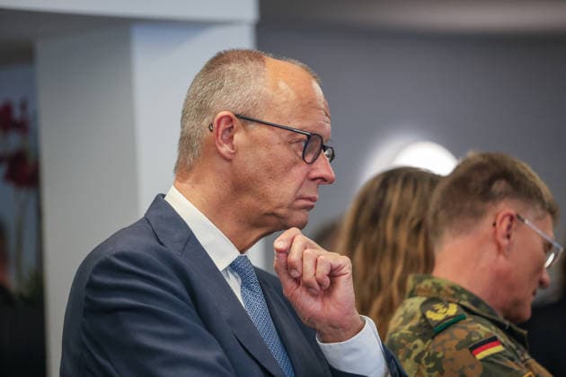 Meeting between the German Chancellor, the Prime Minister of the Netherlands, and the NATO Secretary General at the 1st German-Dutch Corps; conversation with soldiers of the Corps; Friedrich Merz (CDU), German Chancellor; Münster, North Rhine-Westphalia, DEU, Germany, October 1, 2026