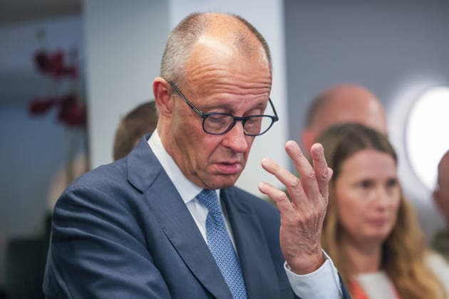 Meeting between the German Chancellor, the Prime Minister of the Netherlands, and the NATO Secretary General at the 1st German-Dutch Corps; conversation with soldiers of the Corps; Friedrich Merz (CDU), German Chancellor; Münster, North Rhine-Westphalia, DEU, Germany, October 1, 2026