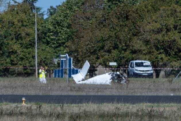 PHOTOPQR SUD OUEST XAVIER LEOTY La Rochelle La Rochelle October 1, 2026 Two dead in a plane crash in Charente-Maritime; the accident occurred at the end of the runway at the Rochefort-Saint-Agnant Air Base, October 1, 2026 PHOTO XAVIER LEOTY France Two test pilots killed in aircraft crash in Charente-Maritime Two test pilots were killed on October 1, 2026, when an aircraft crashed near Rochefort, in western France. The plane was built by Elixir Aircraft, a French company based near La Rochelle that specializes in the development of light aircraft. An investigation is underway to determine the circumstances of the accident. La Rochelle La Rochelle CHARENTE MARITIME France  Copyright: xPHOTOPQR SUDxOUEST MAXPPPxXAVIERxLEOTYx 20261001SDO9219 20261001SDO9219