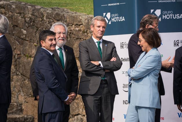 Felipe VI and Pedro Sánchez attend the opening of the La Toja Forum in O Grove, Pontevedra. The president of the Xunta de Galicia, Alfonso Rueda, upon his arrival at the opening of the La Toja Forum on October 1, 2026, in O Grove, Pontevedra, Galicia, Spain. The La Toja Forum—Atlantic Link is a renowned annual forum for debate and reflection focused on the defense of liberal democracy, the Atlantic partnership, and international cooperation. Founded in 2019 on the initiative of Josep Piqué, Amancio López Seijas, and the Hotusa Group, it brings together prominent political, business leaders, academics, and representatives of civil society on the island of La Toja. OCTOBER 1, 2026 LA TOJA FORUM POLITICS ECONOMY SPEAKERS ATLANTIC LINK INTERNA Copyright: xElenaxFernandezx 7813305