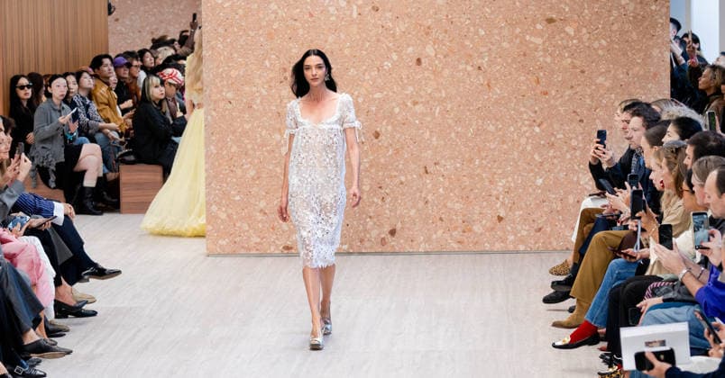 RECORD DATE NOT STATED Paris Fashion Week: CHLOÉ Women s Spring Summer 2027 Collection, October 1, 2026, photographed by Sylvie Lefort, MAXPPP 01 10 2026 @Sylvie Lefort Photography MAXPPP 10 01 26 Models showcase designs from the CHLOE Women’s Spring Summer 2027 collection during Paris Fashion Week in Paris, France, October 1, 2026. The women’s collections were presented from September 28 to October 6, 26  Copyright: xmaxpppxsylviexlefortxphotographyx LFR202610019542 LFR202610019542