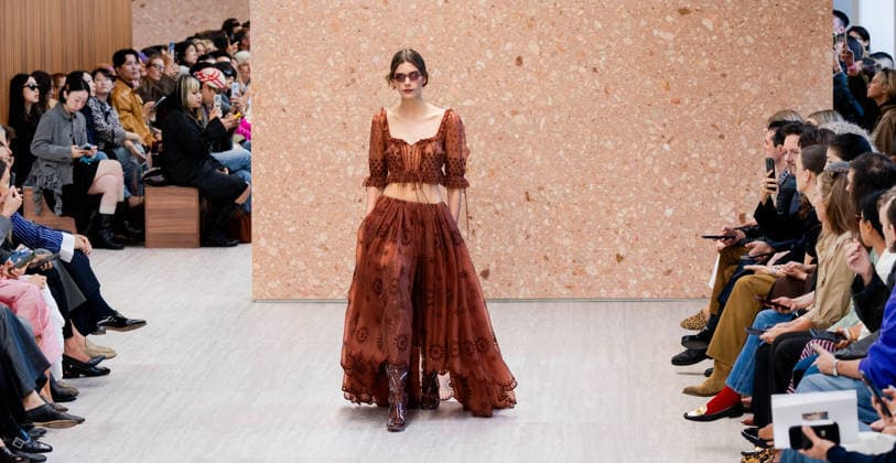RECORD DATE NOT STATED Paris Fashion Week: CHLOÉ Women s Spring Summer 2027 Collection, October 1, 2026, photographed by Sylvie Lefort, MAXPPP 01 10 2026 @Sylvie Lefort Photography MAXPPP 10 01 26 Models showcase designs from the CHLOE Women’s Spring Summer 2027 collection during Paris Fashion Week in Paris, France, October 1, 2026. The women’s collections were presented from September 28 to October 6, 26  Copyright: xmaxpppxsylviexlefortxphotographyx LFR202610019547 LFR202610019547