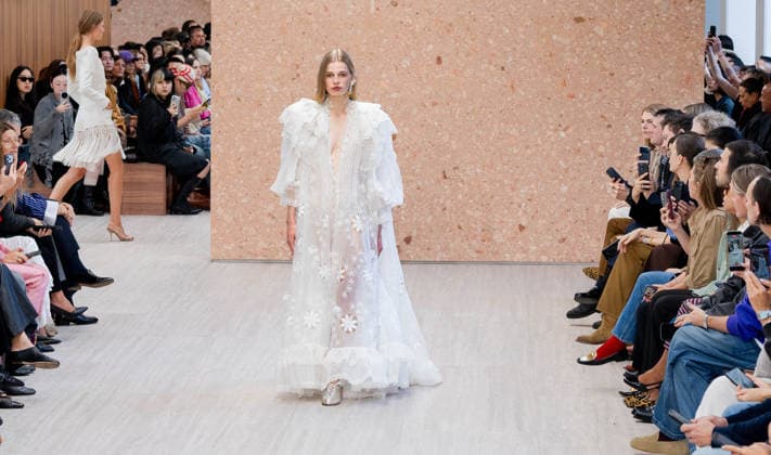 Paris Fashion Week: CHLOÉ Women s Spring Summer 2027 Collection, October 1, 2026; Photography by Sylvie Lefort; MAXPPP 01 10 2026 @Sylvie Lefort Photography MAXPPP 10 01 26 Models showcase designs from the CHLOE Women’s Spring Summer 2027 collection during Paris Fashion Week in Paris, France, October 1, 2026. The women’s collections were presented from September 28 to October 6, 26  Copyright: xmaxpppxsylviexlefortxphotographyx LFR202610019488 LFR202610019488