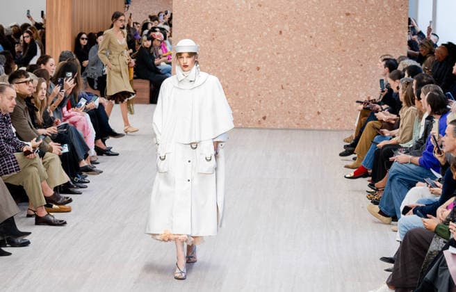Paris Fashion Week: CHLOÉ Women s Spring Summer 2027 Collection, October 1, 2026; Photography by Sylvie Lefort; MAXPPP 01 10 2026 @Sylvie Lefort Photography MAXPPP 10 01 26 Models showcase designs from the CHLOE Women’s Spring Summer 2027 collection during Paris Fashion Week in Paris, France, October 1, 2026. The women’s collections were presented from September 28 to October 6, 26  Copyright: xmaxpppxsylviexlefortxphotographyx LFR202610019506 LFR202610019506
