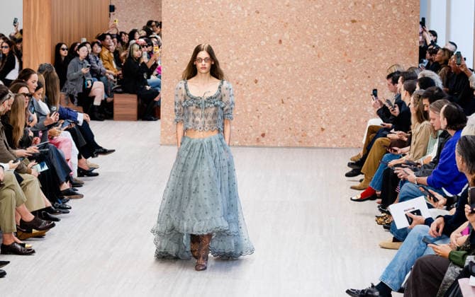 RECORD DATE NOT STATED Paris Fashion Week: CHLOÉ Women s Spring Summer 2027 Collection, October 1, 2026; Photography by Sylvie Lefort; MAXPPP 01 10 2026 @Sylvie Lefort Photography MAXPPP 10 01 26 Models showcase designs from the CHLOE Women’s Spring Summer 2027 collection during Paris Fashion Week in Paris, France, October 1, 2026. The women’s collections were presented from September 28 to October 6, 26  Copyright: xmaxpppxsylviexlefortxphotographyx LFR202610019551 LFR202610019551
