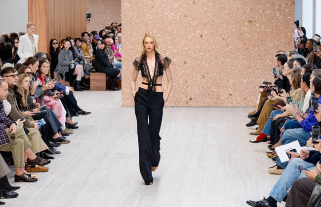RECORD DATE NOT STATED Paris Fashion Week: CHLOÉ Women s Spring Summer 2027 Collection, October 1, 2026; Photography by Sylvie Lefort; MAXPPP 01 10 2026 @Sylvie Lefort Photography MAXPPP 10 01 26 Models showcase designs from the CHLOE Women’s Spring Summer 2027 collection during Paris Fashion Week in Paris, France, October 1, 2026. The women’s collections were presented from September 28 to October 6, 26  Copyright: xmaxpppxsylviexlefortxphotographyx LFR202610019560 LFR202610019560