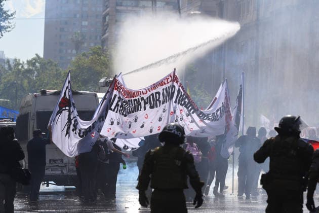 Santiago, October 1, 2026—The Chilean Student Confederation and social organizations are calling for a national strike in Santiago and other regions, demanding funding for public education as part of the debate on the 2027 Budget Bill. Jonnathan Oyarzun Aton Chile, Santiago, Chile Aton 1195862  Copyright: JONNATHANxOYARZUN ATONxCHILE