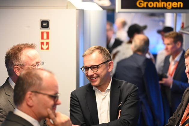 Leer-Groningen Rail Line: Wunderline Begins Service; Lower Saxony’s Transportation Minister Grant Henrik Tonne Holds Talks on the Train. For more than ten years, the cross-border rail connection between Leer in East Frisia and Groningen in the Netherlands had been suspended. Weener, Lower Saxony, Germany Copyright: xdiebildwerftx