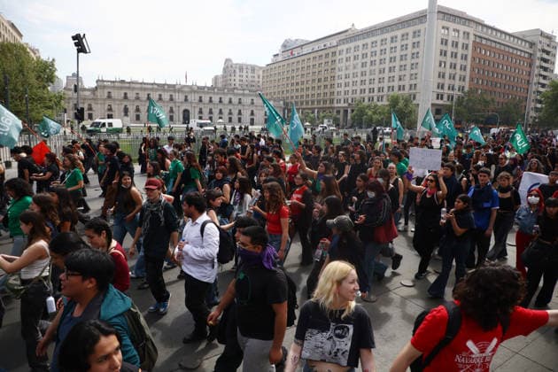 Santiago, October 1, 2026 The Chilean Student Confederation and social organizations are calling for a national strike in Santiago and other regions, demanding funding for public education as part of the debate on the 2027 Budget Bill. Dragomir Yankovic Aton Chile, Santiago, Chile Aton 1195875  Copyright: DRAGOMIRxYANKOVIC ATONxCHILE