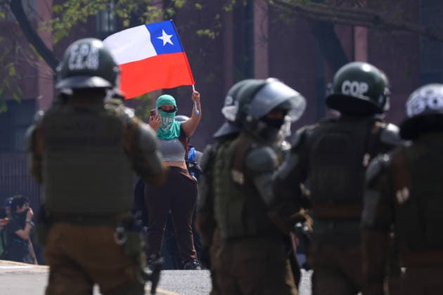 Santiago, October 1, 2026 The Chilean Student Confederation and social organizations are calling for a national strike in Santiago and other regions, demanding resources for public education as part of the debate on the 2027 Budget Bill. Jonnathan Oyarzun Aton Chile, Santiago, Chile Aton 1195877  Copyright: JONNATHANxOYARZUN ATONxCHILE