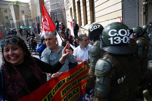 Santiago, October 1, 2026—The Chilean Student Confederation and social organizations are calling for a national strike in Santiago and other regions, demanding funding for public education as part of the debate on the 2027 Budget Bill. Dragomir Yankovic Aton Chile, Santiago, Chile Aton 1195902  Copyright: DRAGOMIRxYANKOVIC ATONxCHILE
