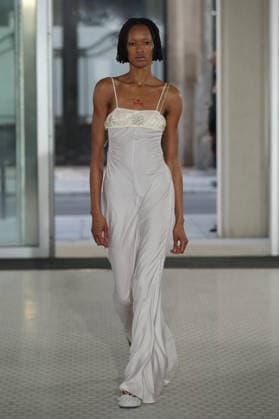 PFW - Cecile Bahnsen Runway A model walks the runway during the Cecilie Bahnsen Womenswear Spring Summer 2027 show as part of Paris Fashion Week on October 1, 2026 in Paris, France. Photo by Alain-Gil Gonzalez ABACAPRESS.COM Paris France  Copyright: xGonzalezxAlain-Gil ABACAx