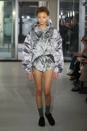 PFW - Cecile Bahnsen Runway A model walks the runway during the Cecilie Bahnsen Womenswear Spring Summer 2027 show as part of Paris Fashion Week on October 1, 2026 in Paris, France. Photo by Alain-Gil Gonzalez ABACAPRESS.COM Paris France  Copyright: xGonzalezxAlain-Gil ABACAx