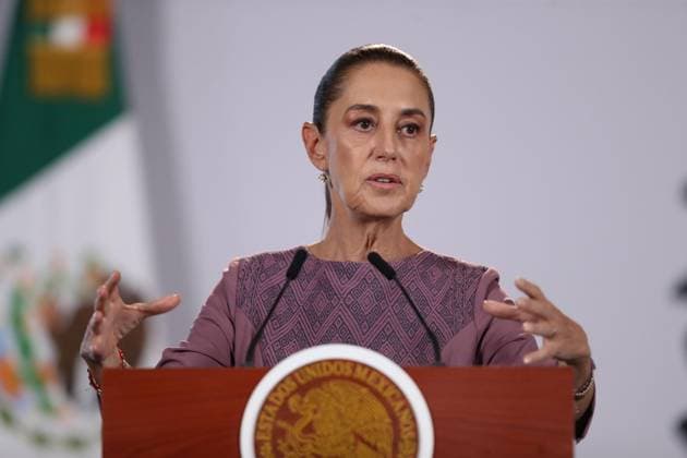 October 1, 2026: TO-45304- CIUDAD DE MEXICO,2026& x2013;10-01. President Claudia Sheinbaum Pardo leads her morning press conference at the National Palace, marking two years in office. Legal Advisor Luisa Maria Alcalde denies that proposed reforms to the Penal Code and Industrial Property Law restrict freedom of expression, while Rosaura Ruiz presents the Second Report for the Ministry of Science, Humanities, Technology and Innovation. Clasos.com.mx  - ZUMAcs4_ 20261001_faa_cs4_020 Copyright: xLuisxMarinx