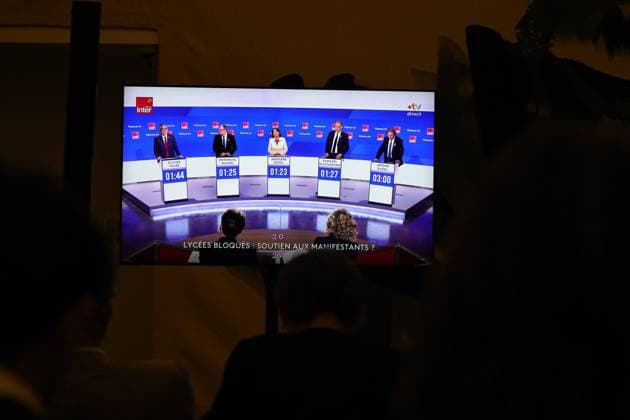 Second Socialist Party Primary Debate PHOTOPQR LE PARISIEN Olivier Arandel Staff Paris October 1, 2026 Paris, France Thursday, October 1, 2026 Politics With the 2027 presidential election approaching, the second major debate in the Socialist and Democratic Left primary Olivier Faure, First Secretary of the Socialist Party (PS), Member of Parliament for Seine-et-Marne Raphaël Glucksmann, Co-President of Place publique, Member of the European Parliament Jérôme Guedj, PS Member of Parliament for Essonne Emmanuel Maurel, former member of the PS, national leader of the Republican and Socialist Left and Member of Parliament for Val-d’Oise; Ségolène Royal, former minister, former Socialist Member of Parliament, former president of the Poitou-Char  Copyright: xPHOTOPQR LExPARISIEN MAXPPPxLP OlivierxArandelx(Staff)x 20261001LPA9945 20261001LPA9945