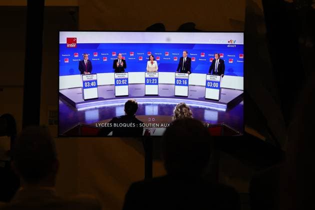 Second Socialist Party Primary Debate PHOTOPQR LE PARISIEN Olivier Arandel Staff Paris October 1, 2026 Paris, France Thursday, October 1, 2026 Politics With the 2027 presidential election approaching, the second major debate in the Socialist and Democratic Left primary Olivier Faure, First Secretary of the Socialist Party (PS), Member of Parliament for Seine-et-Marne Raphaël Glucksmann, Co-President of Place publique, Member of the European Parliament Jérôme Guedj, PS Member of Parliament for Essonne Emmanuel Maurel, former member of the PS, national leader of the Republican and Socialist Left and Member of Parliament for Val-d’Oise; Ségolène Royal, former minister, former Socialist Member of Parliament, former president of the Poitou-Char  Copyright: xPHOTOPQR LExPARISIEN MAXPPPxLP OlivierxArandelx(Staff)x 20261001LPA9956 20261001LPA9956