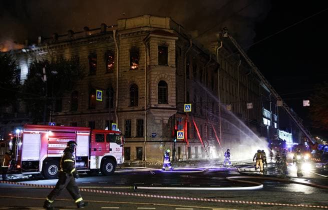 Russia St Petersburg Historic Building Fire 9255802 01.10.2026 Firefighters work to extinguish a fire that broke out in an 18th-century building known as the Miller Mansion in central St. Petersburg, Russia. Artem Pryakhin Sputnik St. Petersburg Russia  Copyright: xArtemxPryakhinx