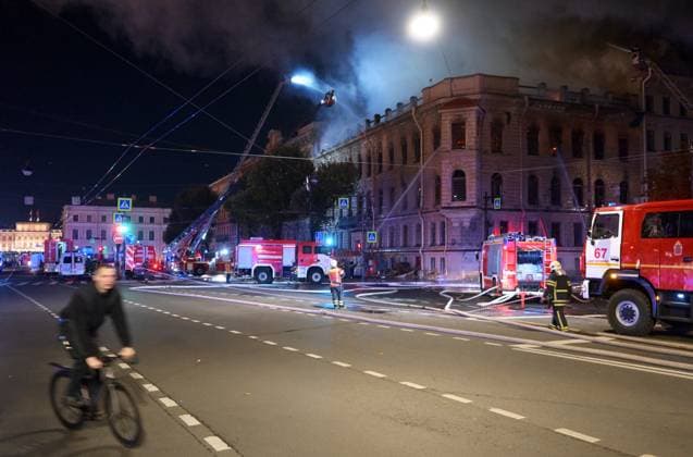 Russia St Petersburg Historic Building Fire 9255836 01.10.2026 Firefighters work to extinguish a fire that broke out in an 18th-century building known as the Miller Mansion in central St. Petersburg, Russia. Alexei Danichev Sputnik St. Petersburg Russia  Copyright: xAlexeixDanichevx