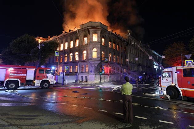 RUSSIA, ST PETERSBURG - OCTOBER 1, 2026: Fire crews battle a fire at the Miller Manions in St Isaac s Square. Valentin Yegorshin TASS  98632142