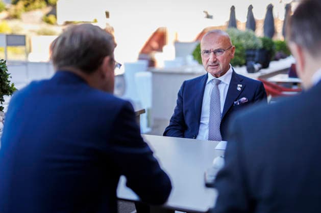 L R Johann Wadephul, CDU, Federal Minister of Foreign Affairs, photographed during a meeting with his Croatian counterpart, Gordan Grlic Radman, as part of the Berlin Process in Montenegro, Przno, October 1, 2026 Photographed on behalf of the Federal Foreign Office, Przno, Montenegro Copyright: xAmreixSchulzx