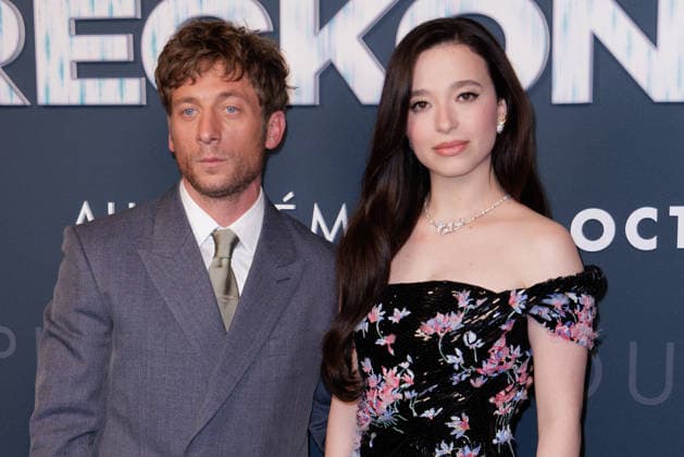 The Social Reckoning Premiere - Paris Jeremy Allen White and Mikey Madison attend the photocall for the premiere of The Social Reckoning held at the Pathe Palace in Paris, France on October 1, 2026. Photo by David Boyer ABACAPRESS.COM Paris France  Copyright: xBoyerxDavid ABACAx
