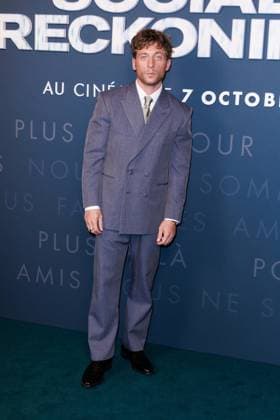 The Social Reckoning Premiere - Paris Jeremy Allen White attends the photocall for the premiere of The Social Reckoning held at the Pathe Palace in Paris, France on October 1, 2026. Photo by David Boyer ABACAPRESS.COM Paris France  Copyright: xBoyerxDavid ABACAx