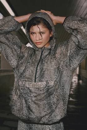 Zendaya unveils her latest collection with sportswear brand On, featuring a bold python print *MANDATORY BYLINE - MUST CREDIT: Courtesy of On Mega* Zendaya unveils her latest collection with sportswear brand On, featuring a bold python print., , It is the second collection the Dune star has co-created as part of her long-running partnership with Swiss brand On, and is showcased by Zendaya in an action movie-inspired campaign that sees her pose with a snake around her neck., , On says the collection - developed alongside Zendaya’s longtime collaborator Law Roach - brings together performance, style and everyday expression., , According to One the action movie-inspired campaign that includes a short film puts movement centre stage. , , Zend Copyright: xThexMegaxAgencyxCourtesyxofxOn Megax