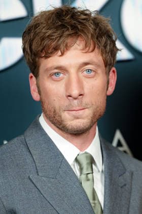 Jeremy Allen White attends the *The Social Reckoning* photocall at Le Pathé Palace on October 1, 2026, in Paris, France 460108 2026 10 01  Copyright: xLionelxGuericolasx xStarfacex STAR_460108_011