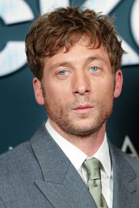 Jeremy Allen White attends the *The Social Reckoning* photocall at Le Pathé Palace on October 1, 2026, in Paris, France 460108 2026 10 01  Copyright: xLionelxGuericolasx xStarfacex STAR_460108_017