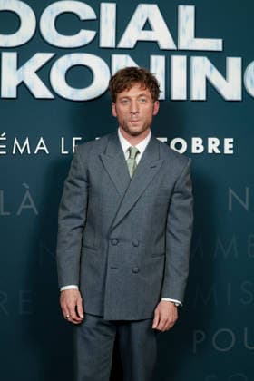 Jeremy Allen White attends the *The Social Reckoning* photocall at Le Pathé Palace on October 1, 2026, in Paris, France 460108 2026 10 01  Copyright: xLionelxGuericolasx xStarfacex STAR_460108_019