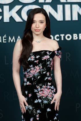 Mikey Madison attends the *THE SOCIAL RECKONING* photocall at Le Pathé Palace on October 1, 2026, in Paris, France 460108 2026 10 01  Copyright: xLionelxGuericolasx xStarfacex STAR_460108_031