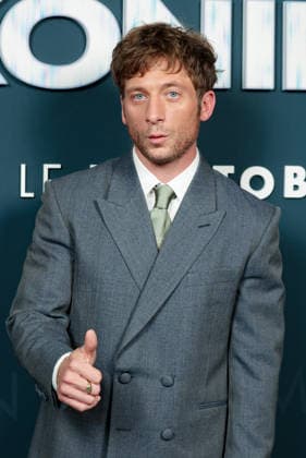 Jeremy Allen White attends the *The Social Reckoning* photocall at Le Pathé Palace on October 1, 2026, in Paris, France 460108 2026 10 01  Copyright: xLionelxGuericolasx xStarfacex STAR_460108_040