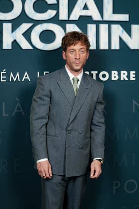 Jeremy Allen White attends the *The Social Reckoning* photocall at Le Pathé Palace on October 1, 2026, in Paris, France 460108 2026 10 01  Copyright: xLionelxGuericolasx xStarfacex STAR_460108_041