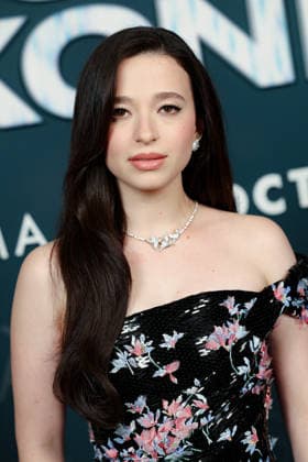Mikey Madison attends the *THE SOCIAL RECKONING* photocall at Le Pathé Palace on October 1, 2026, in Paris, France 460108 2026 10 01  Copyright: xLionelxGuericolasx xStarfacex STAR_460108_049
