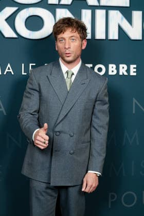 Jeremy Allen White attends the *The Social Reckoning* photocall at Le Pathé Palace on October 1, 2026, in Paris, France 460108 2026 10 01  Copyright: xLionelxGuericolasx xStarfacex STAR_460108_051