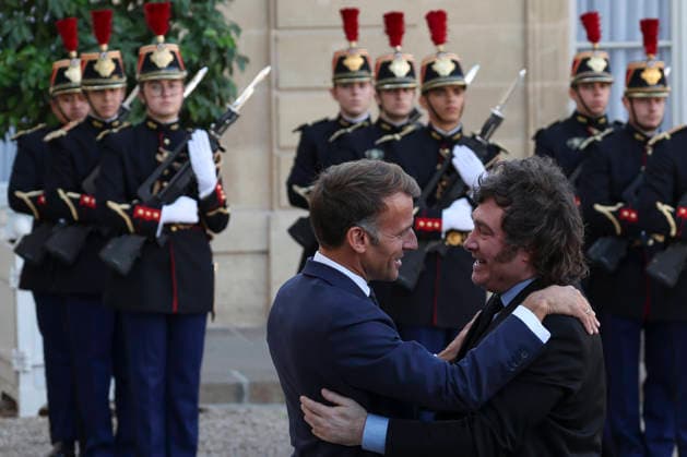 NEWS : Accueil de Javier Milei par Emmanuel Macron - Paris - 01 10 2026 Accueil de Javier MILEI, PrÃ sident de la RÃ publique d™Argentine, par Emmanuel Macron PrÃ sident de la RÃ publique Francaise. ParisFrance  Copyright: xMichtofx