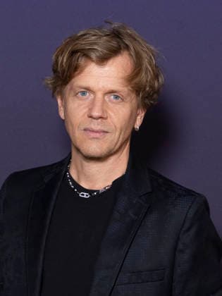 Alex Lutz at the Messika fashion show photo call in Paris on October 1, 2026 @ BestImage France  Copyright: xOLIVIERxBORDEx xBESTIMAGExOLIVIERxBORDEx xBESTIMAGEx