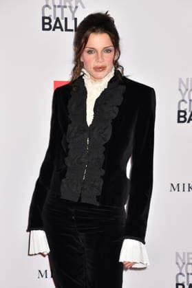 NEW YORK, NY- OCTOBER 1: Julia Fox at the New York City Ballet 2026 Fall Gala at the David H. Koch Theater at Lincoln Center Plaza on October 1, 2026 in New York City. Copyright: xmpi099 MediaPunchx