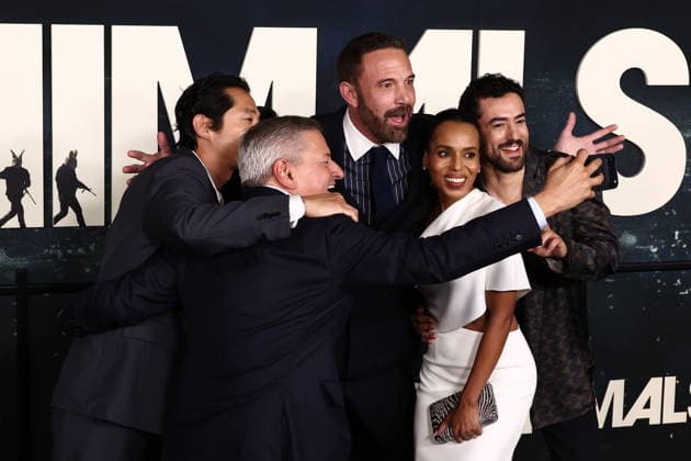 World Premiere Of Netflix s Animals Steven Yeun, Ted Sarandos, Ben Affleck, Kerry Washington and Luis Gerardo MÃ ndez at the World Premiere Of Netflix s Animals held at Westwood Village Theater on October 1, 2026 in Westwood, Los Angeles, California, United States. Westwood California United States Copyright: xXavierxCollin ImagexPressxAgencyx