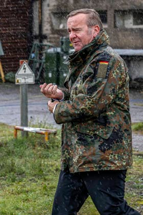 Innovations are being put to the test by the German Army. Demonstrators are being presented to the Federal Minister of Defense amid steady rain. Boris Pistorius, Federal Minister of Defense, has arrived at Range 20 at the Bergen Military Training Area, Lower Saxony Range, Celle District, Germany.