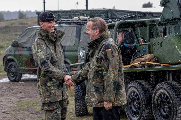 Innovations are being put to the test by the German Army. Prototypes are presented to the Federal Minister of Defense amid steady rain. Welcome remarks by Boris Pistorius, Federal Minister of Defense; Lieutenant General Dr. Christian Freuding, Inspector General of the Army; Bergen Military Training Area, Lower Saxony Firing Range, Celle District, Germany