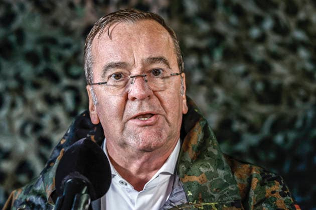 Innovations are being put to the test by the German Army; prototypes are presented to the Federal Minister of Defense amid steady rain. Press statements by Boris Pistorius, Federal Minister of Defense; Bergen Military Training Area, Lower Saxony Firing Range, Celle District, Germany