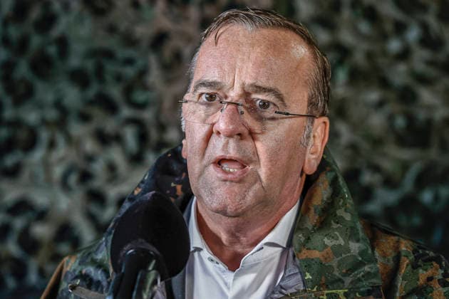 Innovations are being put to the test by the German Army; prototypes are presented to the Federal Minister of Defense amid steady rain. Press statements by Boris Pistorius, Federal Minister of Defense; Bergen Military Training Area, Lower Saxony Firing Range, Celle District, Germany