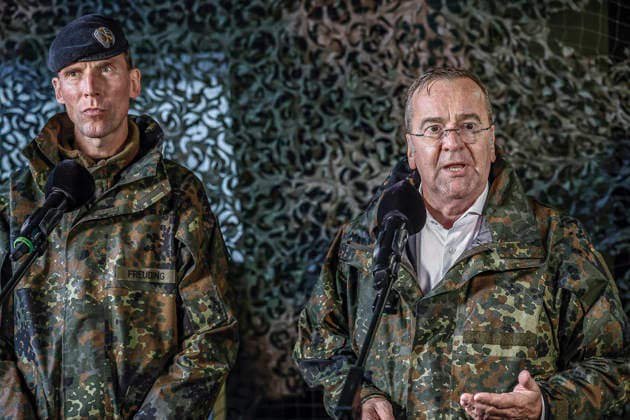 Innovations are being put to the test by the German Army. Demonstrators are presented to the Federal Minister of Defense amid steady rain. Press statements by Boris Pistorius, Federal Minister of Defense; Lieutenant General Dr. Christian Freuding, Inspector General of the Army; Bergen Military Training Area; Lower Saxony Firing Range; Celle District, Germany