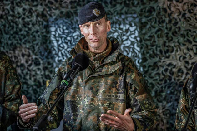 Innovations are being put to the test by the German Army. Demonstrators are presented to the Federal Minister of Defense amid steady rain. Press statements by Lieutenant General Dr. Christian Freuding, Inspector General of the Army, Bergen Military Training Area, Lower Saxony Firing Range, Celle District, Germany