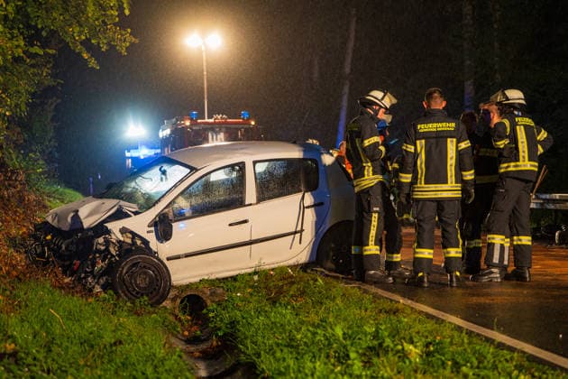 Two Cars Collide Head-On; Both Drivers Seriously Injured On October 1, 2026, at approximately 6:30 p.m., two cars collided head-on on the L3408 between Löhrbach and Birkenau. Both drivers were seriously injured and, after receiving initial medical treatment, were taken to a hospital. A