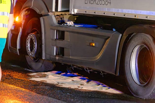 Cyclist Struck by Car on Highway and Fatally Injured; 14 Vehicles Involved On the night of October 2, 2026, a fatal accident occurred on the A 66 between Wallau and the Wiesbaden Interchange. A cyclist was stru
